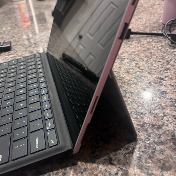 Microsoft Surface Pro 7+